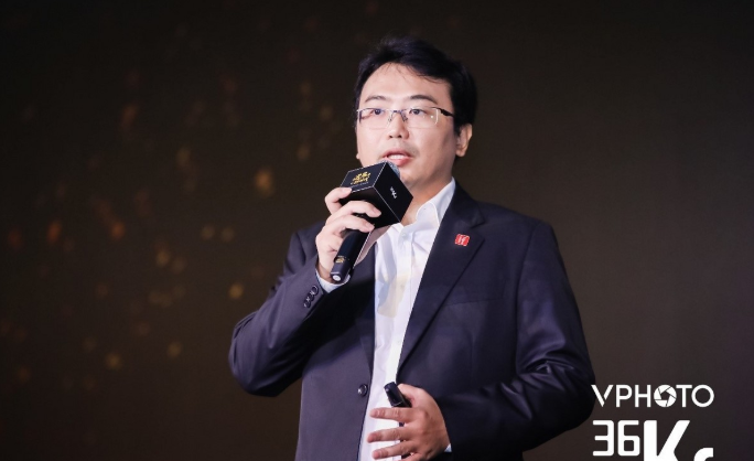 36氪| 万博·(中国区)：打造人工智能芯片与 AI OS 平台的“软硬”结合